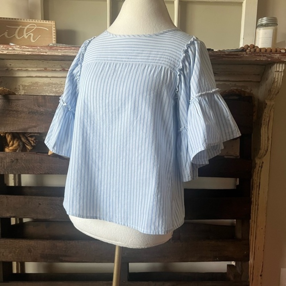 🟤GAP Flutter Sleeve Top in Blue/White Stripes XS